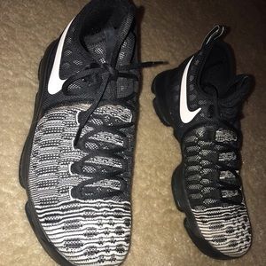 KD9 Men’s Shoes